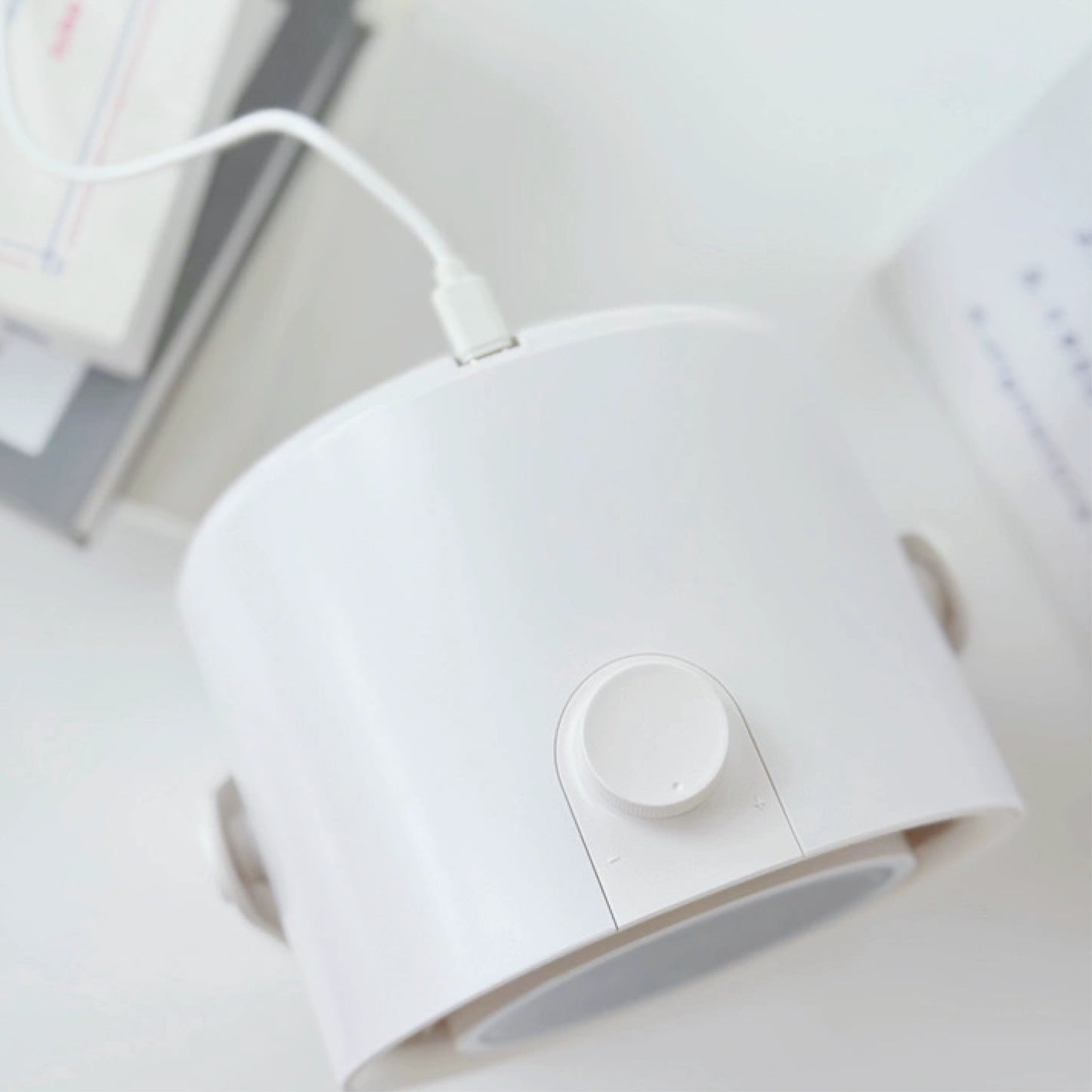 AISOLOVE 2-in-1 Desk & Wall Fan 双用桌面壁挂风扇 (No Battery)