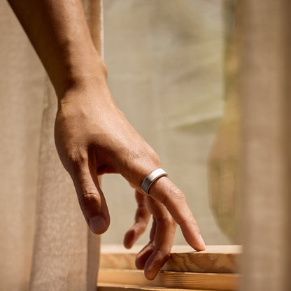 Oura Ring 4 Health & Fitness Tracker Smart Ring, Brushed Silver
