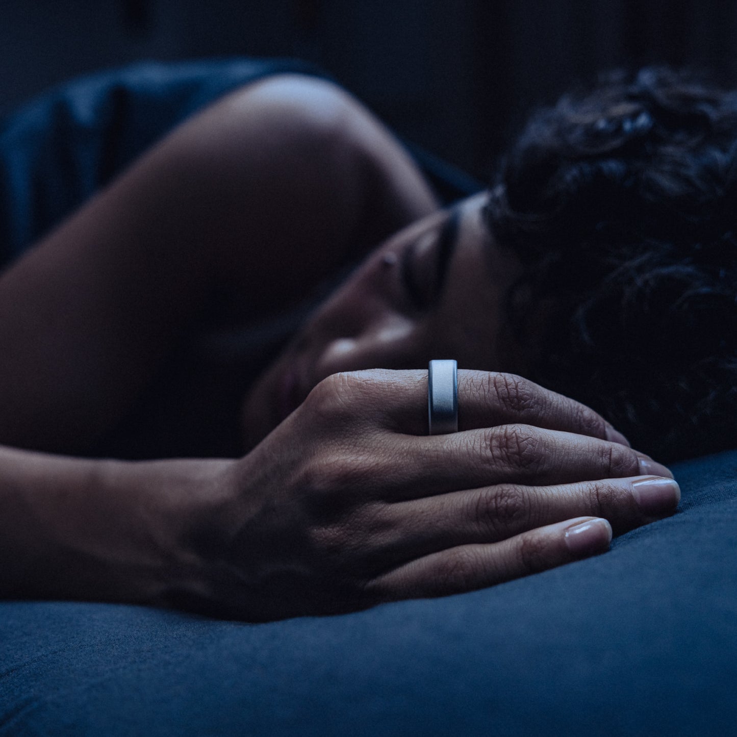 Oura Ring 4 Health & Fitness Tracker Smart Ring, Brushed Silver